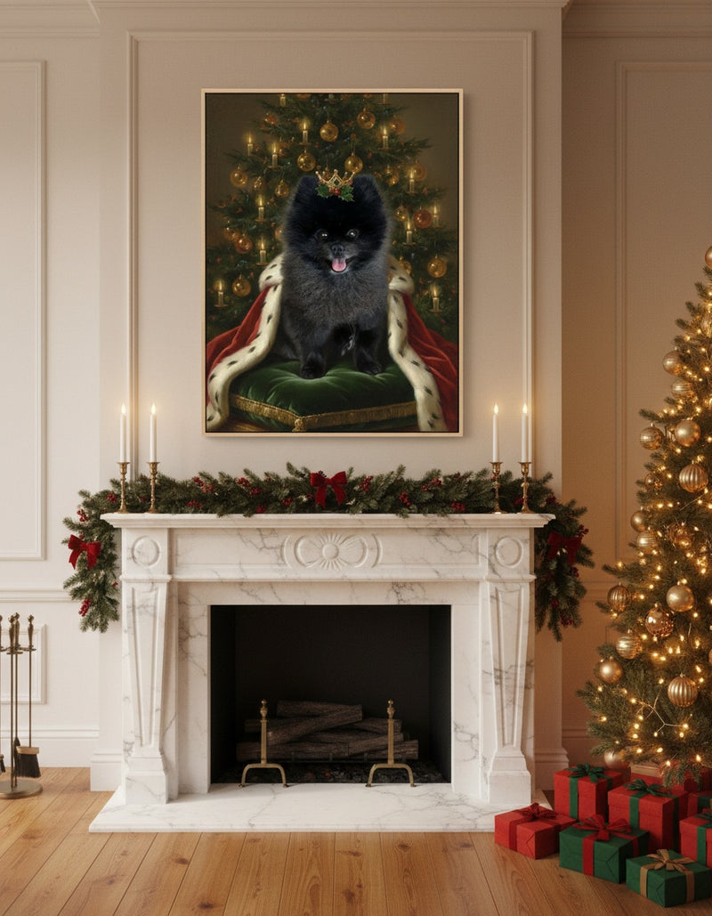Ritratto su tela di uno Spitz di Pomerania come Il Re del Natale sopra un camino con albero di Natale